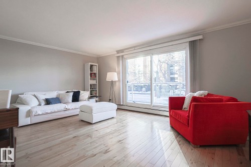 207 9925 83 Avenue, Edmonton, AB - Indoor Photo Showing Living Room