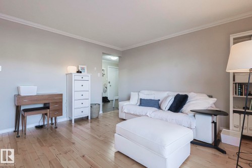 207 9925 83 Avenue, Edmonton, AB - Indoor Photo Showing Living Room