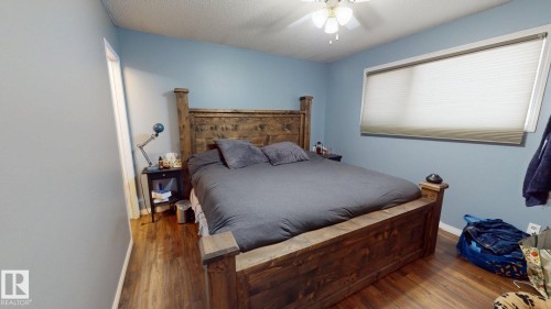 4329 45 Avenue, Drayton Valley, AB - Indoor Photo Showing Bedroom