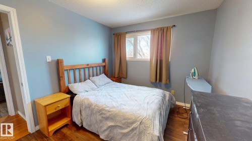 4329 45 Avenue, Drayton Valley, AB - Indoor Photo Showing Bedroom