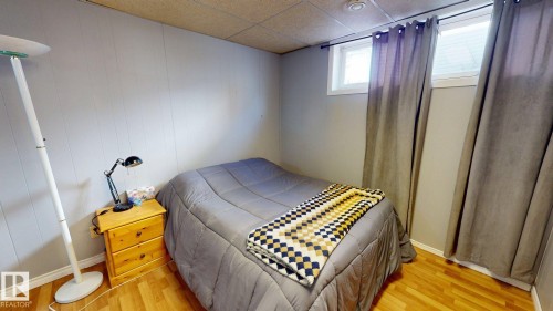4329 45 Avenue, Drayton Valley, AB - Indoor Photo Showing Bedroom