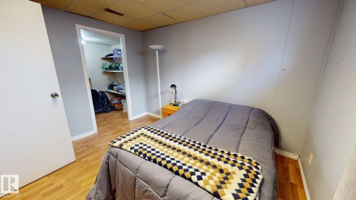 4329 45 Avenue, Drayton Valley, AB - Indoor Photo Showing Bedroom