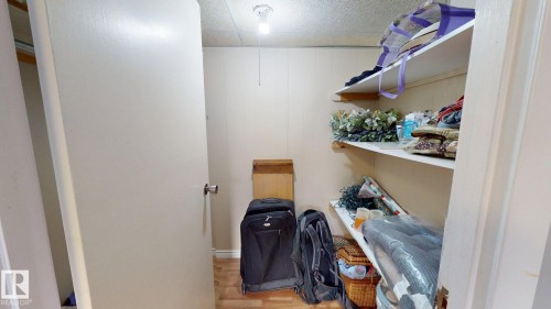 4329 45 Avenue, Drayton Valley, AB - Indoor With Storage