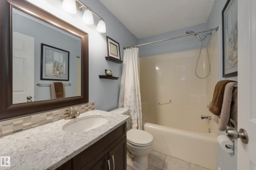 18316 60 Avenue, Edmonton, AB - Indoor Photo Showing Bathroom