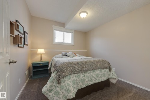 18316 60 Avenue, Edmonton, AB - Indoor Photo Showing Bedroom