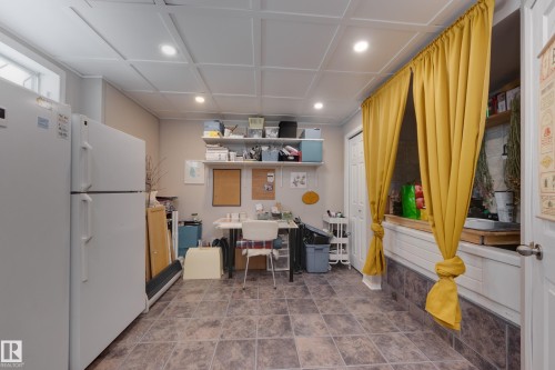 18316 60 Avenue, Edmonton, AB - Indoor Photo Showing Other Room