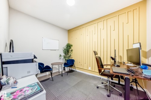 4930 Hawthorn Place, Edmonton, AB - Indoor Photo Showing Office
