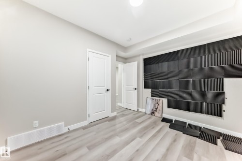 4930 Hawthorn Place, Edmonton, AB - Indoor Photo Showing Other Room