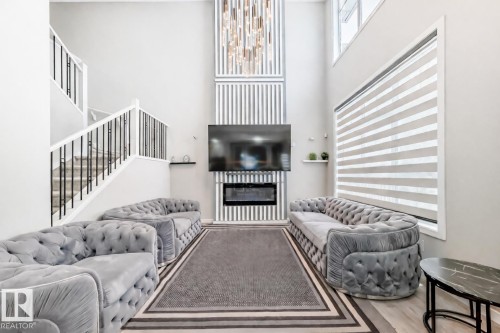 4930 Hawthorn Place, Edmonton, AB - Indoor