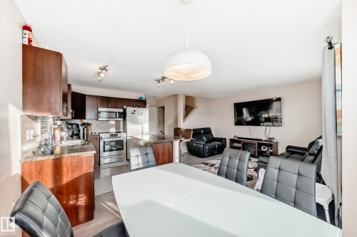 1285 Cunningham Drive, Edmonton, AB - Indoor