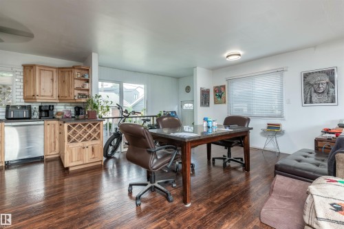 10624 40 Street, Edmonton, AB - Indoor