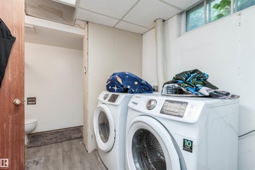 10624 40 Street, Edmonton, AB - Indoor Photo Showing Laundry Room