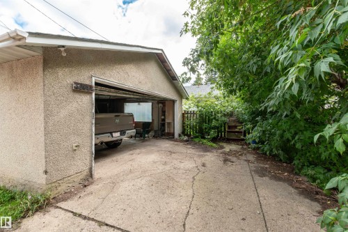 10624 40 Street, Edmonton, AB - Outdoor