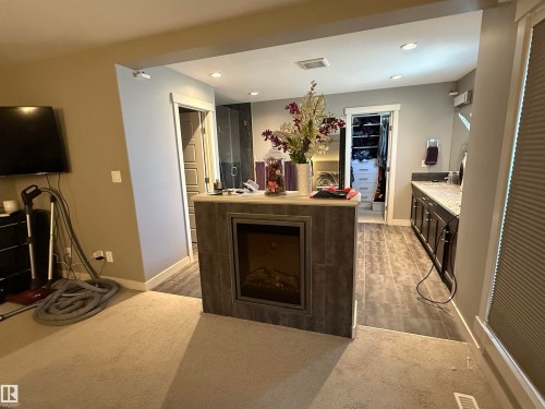 2036 Rochester Avenue, Edmonton, AB - Indoor