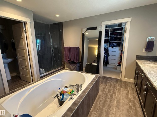 2036 Rochester Avenue, Edmonton, AB - Indoor Photo Showing Bathroom