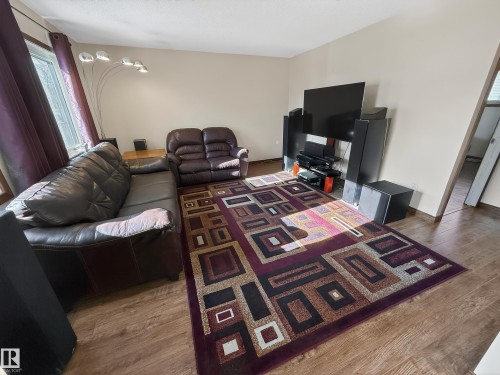 8316 122 Avenue, Edmonton, AB - Indoor