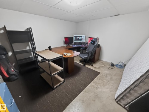8316 122 Avenue, Edmonton, AB - Indoor Photo Showing Office