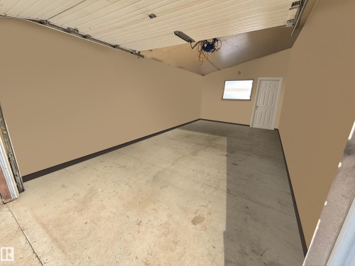 8316 122 Avenue, Edmonton, AB - Indoor