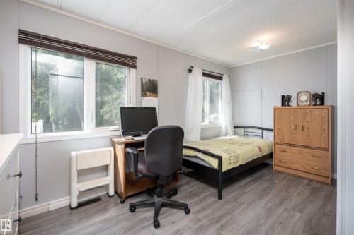2438 Lakeview Bay, Edmonton, AB - Indoor Photo Showing Bedroom