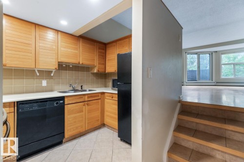 11122 83 Avenue, Edmonton, AB - Indoor