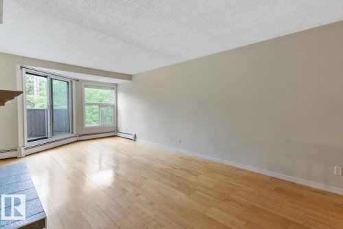 11122 83 Avenue, Edmonton, AB - Indoor Photo Showing Other Room
