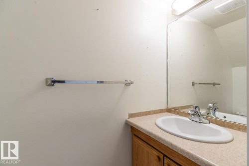 11122 83 Avenue, Edmonton, AB - Indoor Photo Showing Bathroom