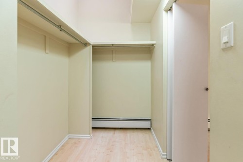 11122 83 Avenue, Edmonton, AB - Indoor
