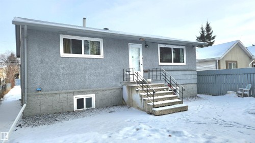View of front of house featuring stucco siding - 12139 81 Street, Edmonton, AB - Outdoor