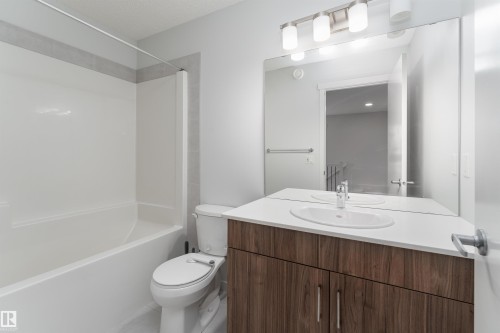 22371 93 Avenue, Edmonton, AB - Indoor Photo Showing Bathroom