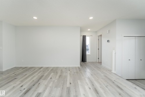 22371 93 Avenue, Edmonton, AB - Indoor Photo Showing Other Room