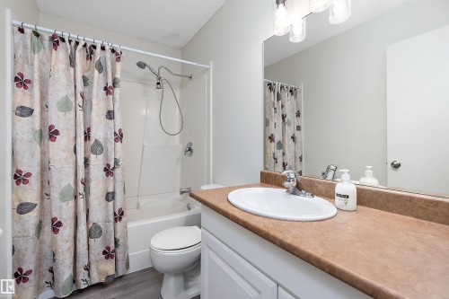 144 Green Ash Drive, Wetaskiwin, AB - Indoor Photo Showing Bathroom