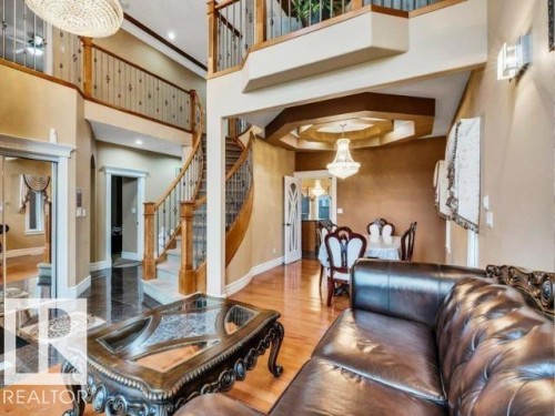 816 Wildwood Crescent Nw, Edmonton, AB - Indoor