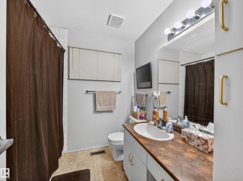 8616 106 Street, Edmonton, AB - Indoor Photo Showing Bathroom
