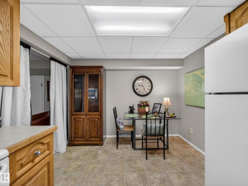 8616 106 Street, Edmonton, AB - Indoor