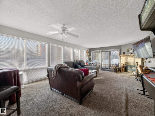 8616 106 Street, Edmonton, AB - Indoor