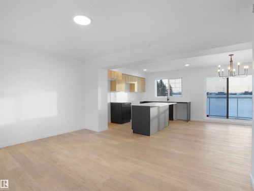 16 1430 Aster Way, Edmonton, AB - Indoor Photo Showing Kitchen