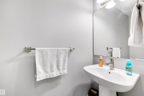 Bathroom featuring a sink - 81 Richmond Link, Fort Saskatchewan, AB - Indoor Photo Showing Bathroom