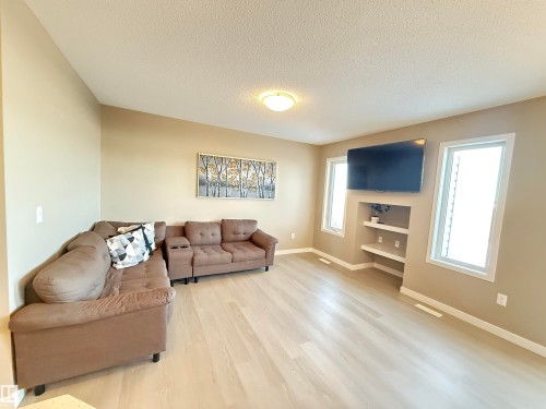 17633 120 Street, Edmonton, AB - Indoor Photo Showing Living Room