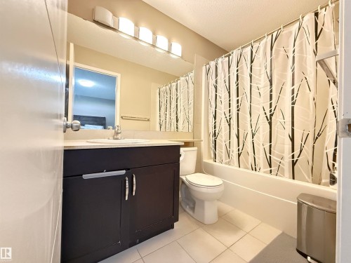 17633 120 Street, Edmonton, AB - Indoor Photo Showing Bathroom