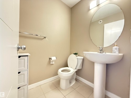 17633 120 Street, Edmonton, AB - Indoor Photo Showing Bathroom