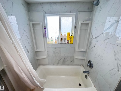68 9501 104 Avenue, Westlock, AB - Indoor Photo Showing Bathroom