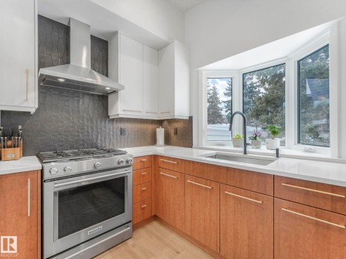14004 80 Avenue, Edmonton, AB - Indoor Photo Showing Kitchen