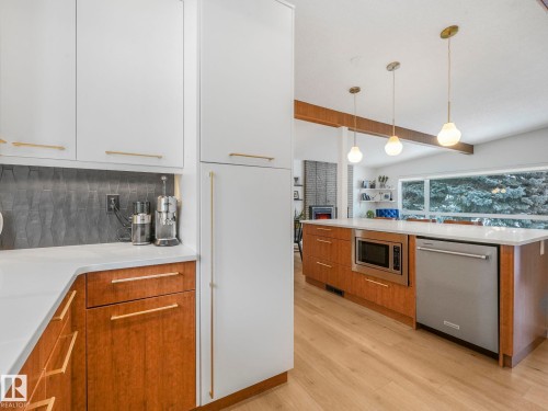 14004 80 Avenue, Edmonton, AB - Indoor Photo Showing Kitchen