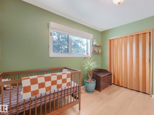 14004 80 Avenue, Edmonton, AB - Indoor Photo Showing Bedroom