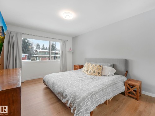 14004 80 Avenue, Edmonton, AB - Indoor Photo Showing Bedroom