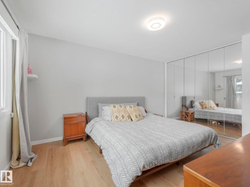 14004 80 Avenue, Edmonton, AB - Indoor Photo Showing Bedroom