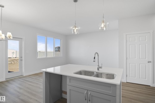 3 Tenuto Link, Spruce Grove, AB - Indoor Photo Showing Kitchen With Double Sink