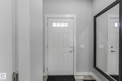 Foyer with baseboards - 