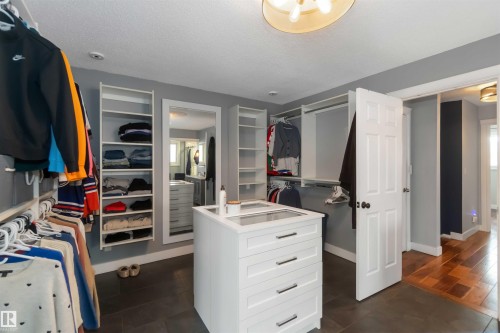 View of walk in closet - 6 Garraway Pl, St. Albert, AB - Indoor