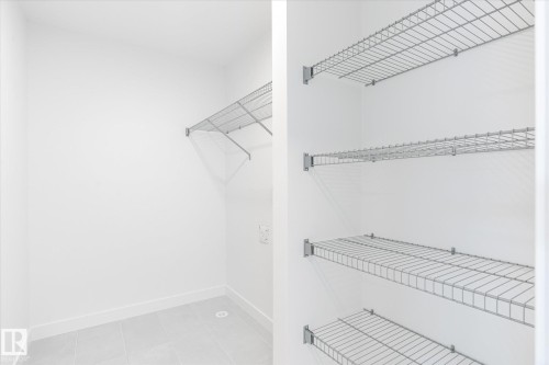 22607 89 Avenue, Edmonton, AB - Indoor With Storage